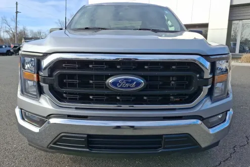 2023 Ford F-150 XLT photo 2