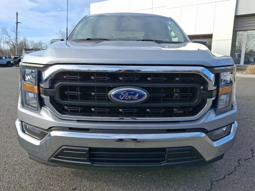 2023 Ford F-150 XLT photo 2