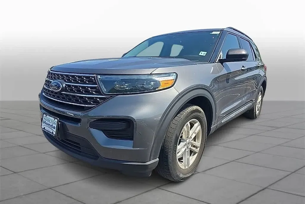 2022 Ford Explorer XLT photo 1