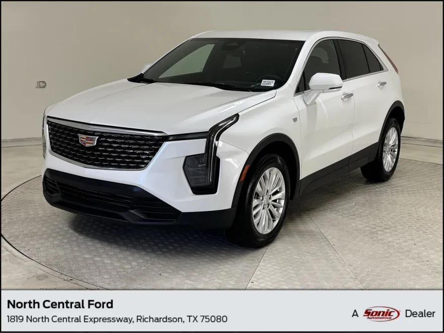 2024 Cadillac XT4 Luxury photo 1
