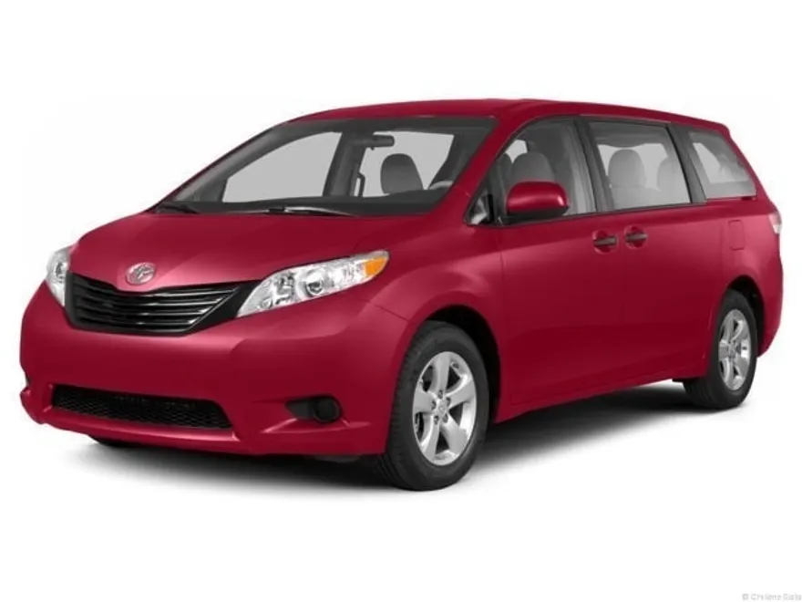 2013 Toyota Sienna LE photo 1
