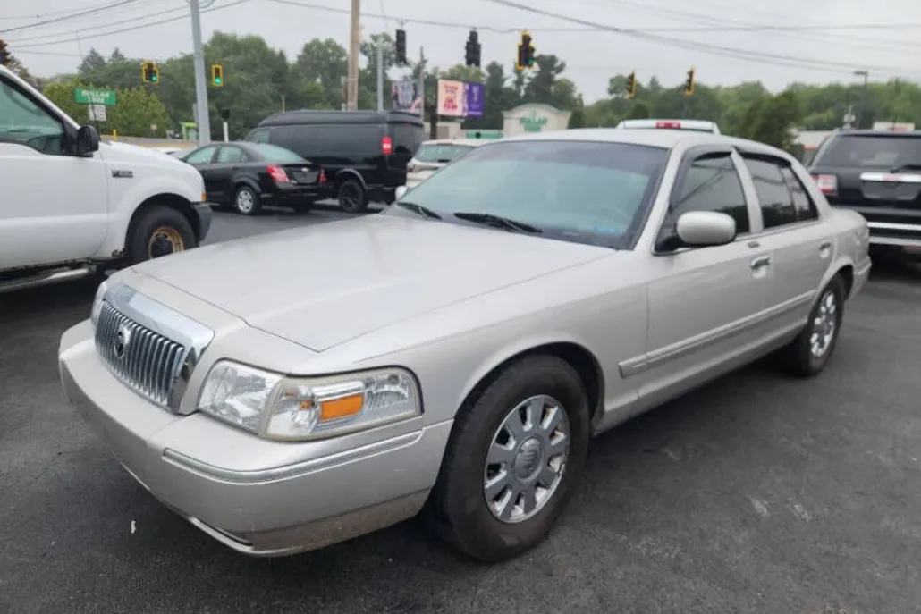 2008 Mercury Grand Marquis LS photo 1