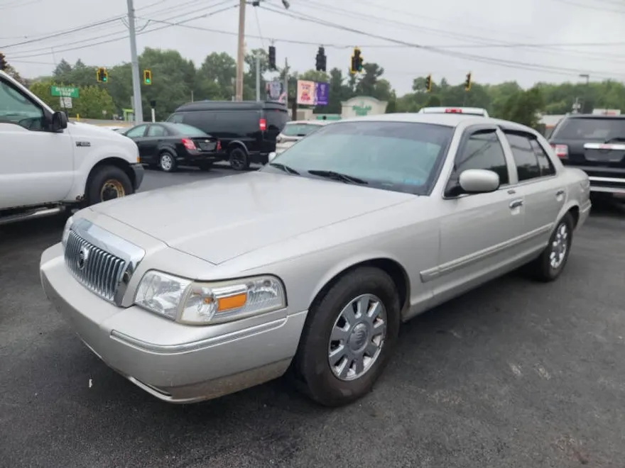 2008 Mercury Grand Marquis LS photo 1