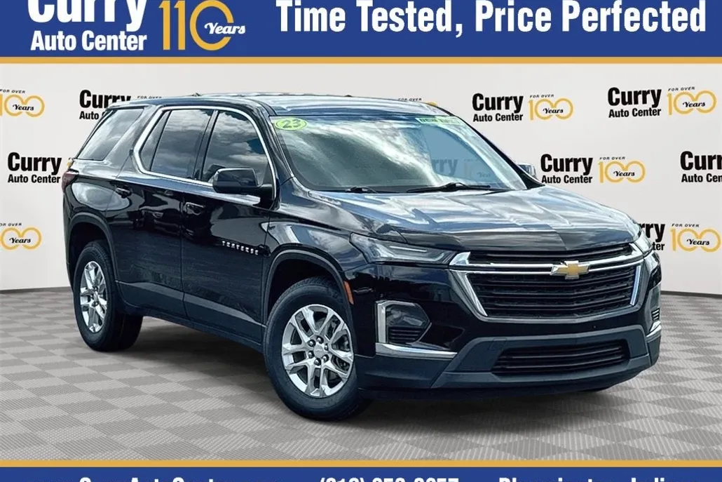 2023 Chevrolet Traverse LS photo 1