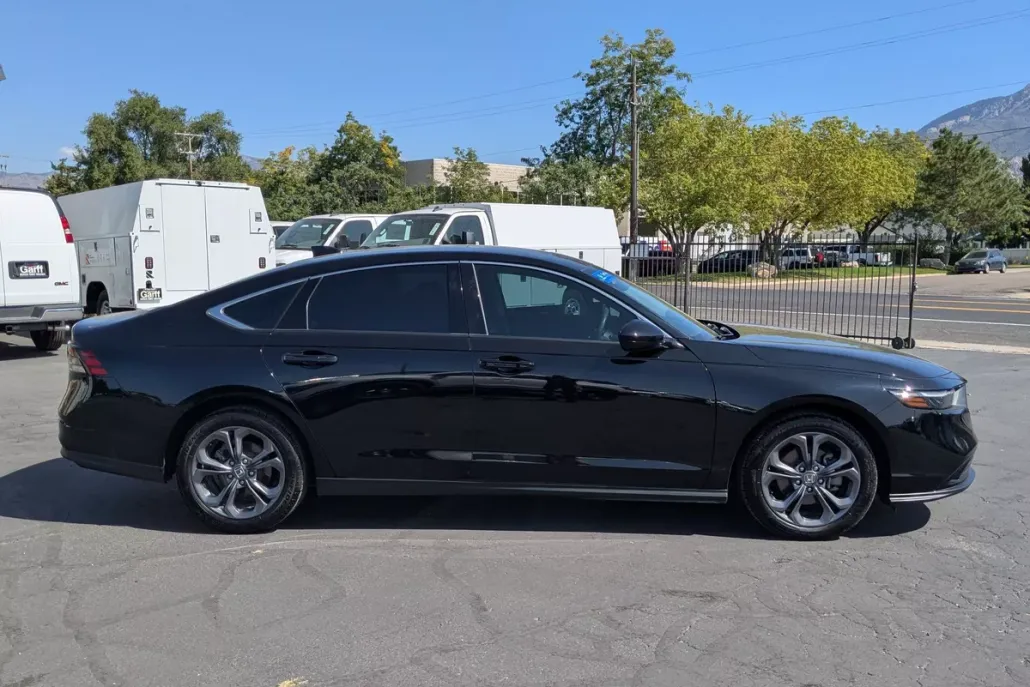 2023 Honda Accord 1.5T EX photo 1