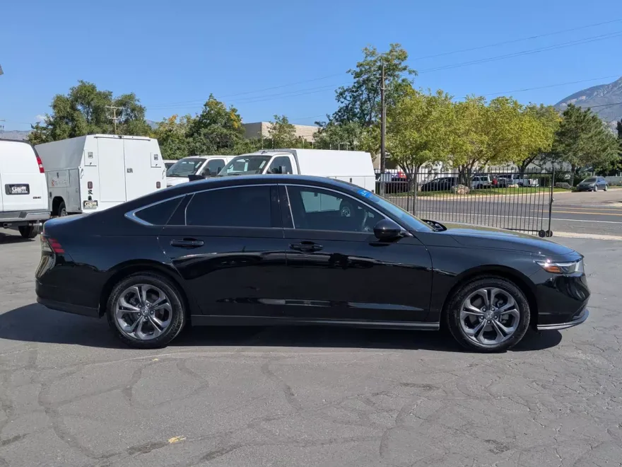 2023 Honda Accord 1.5T EX photo 1