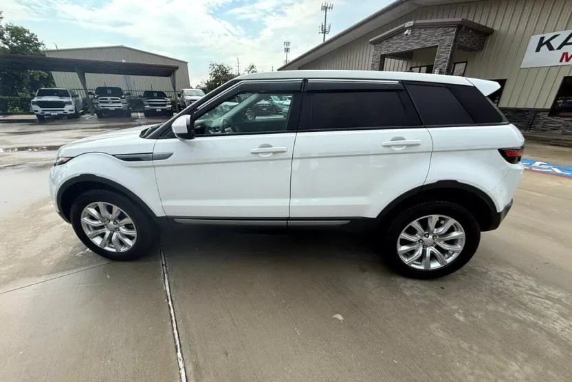 2018 Land Rover Range Rover Evoque SE photo 1