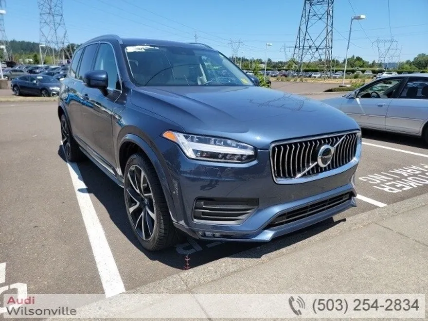 2022 Volvo XC90 T6 Momentum photo 1