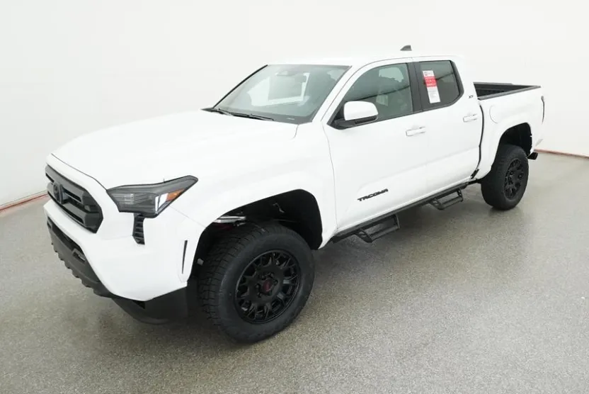 2025 Toyota Tacoma SR5 4x4 Double Cab photo 1