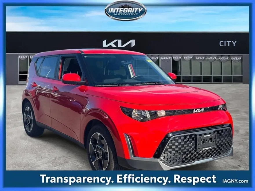 2023 Kia Soul EX photo 1