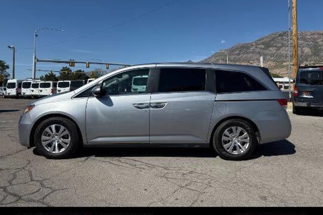 2016 Honda Odyssey EX-L photo 1