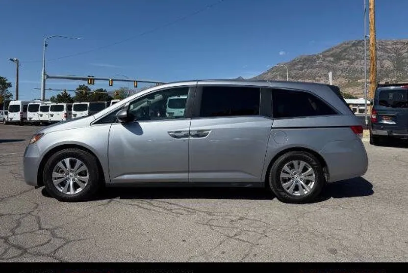 2016 Honda Odyssey EX-L photo 1