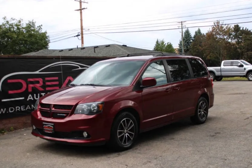 2019 Dodge Grand Caravan GT photo 1