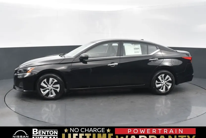 2025 Nissan Altima S photo 1