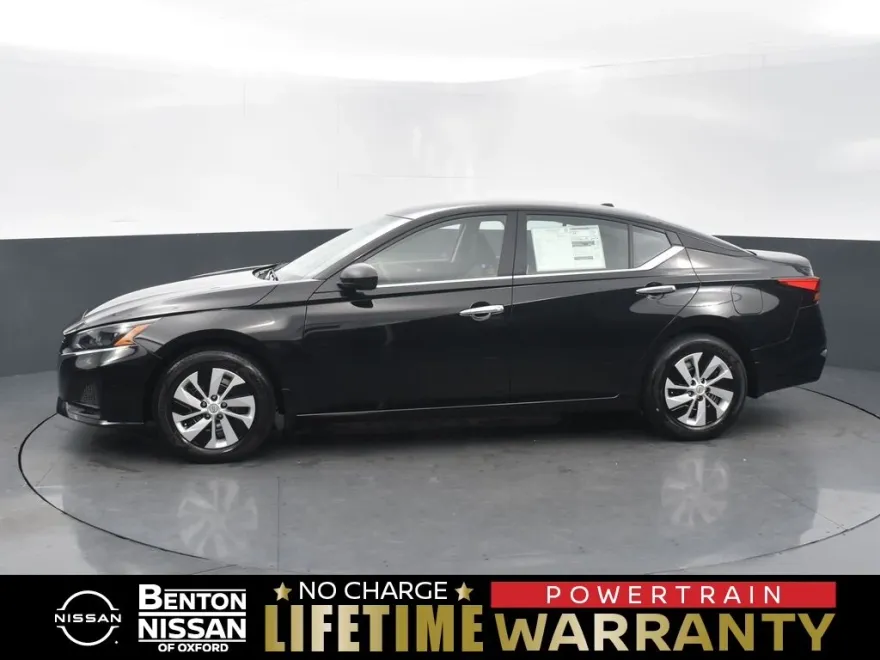 2025 Nissan Altima S photo 1