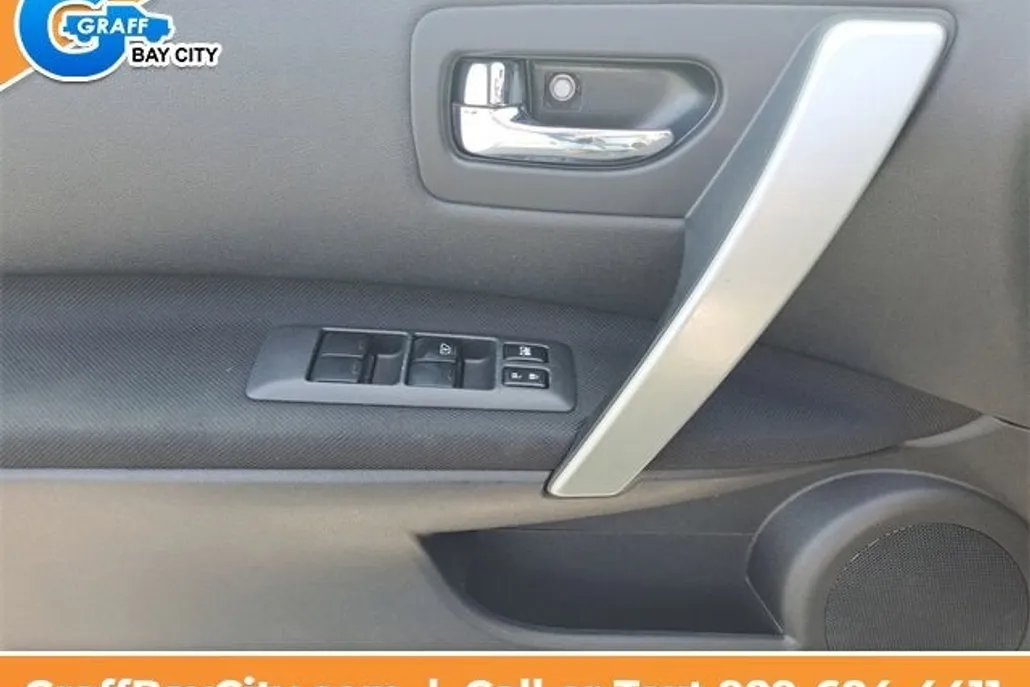 2012 Nissan Rogue S photo 1