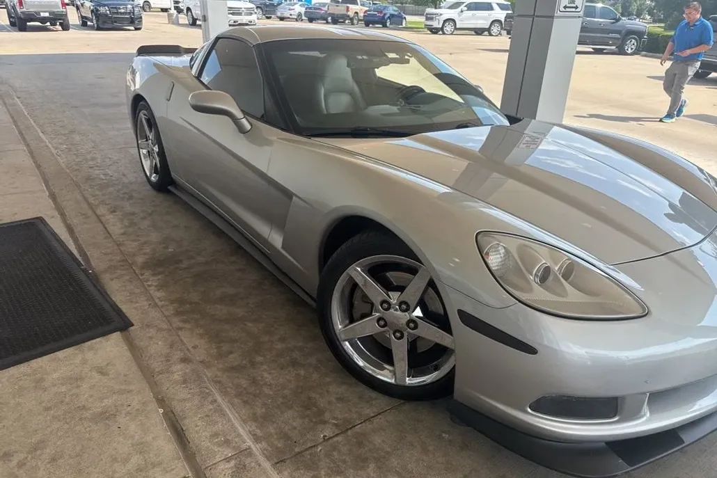 2006 Chevrolet Corvette photo 1
