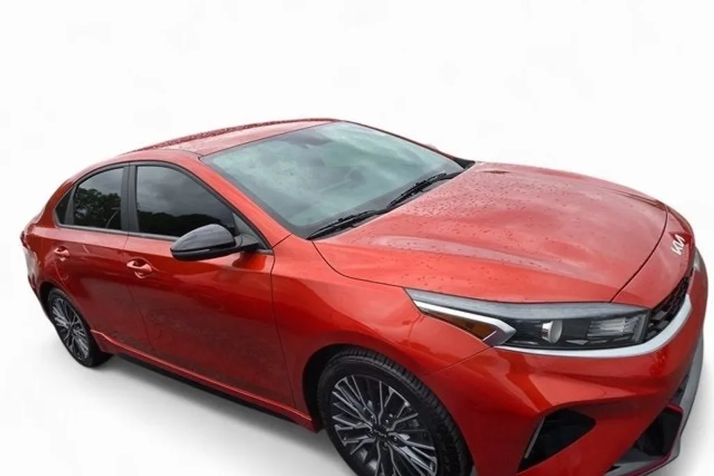 2022 Kia Forte GT-Line photo 1