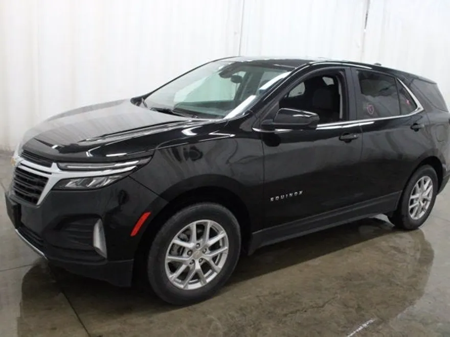 2024 Chevrolet Equinox LT photo 1