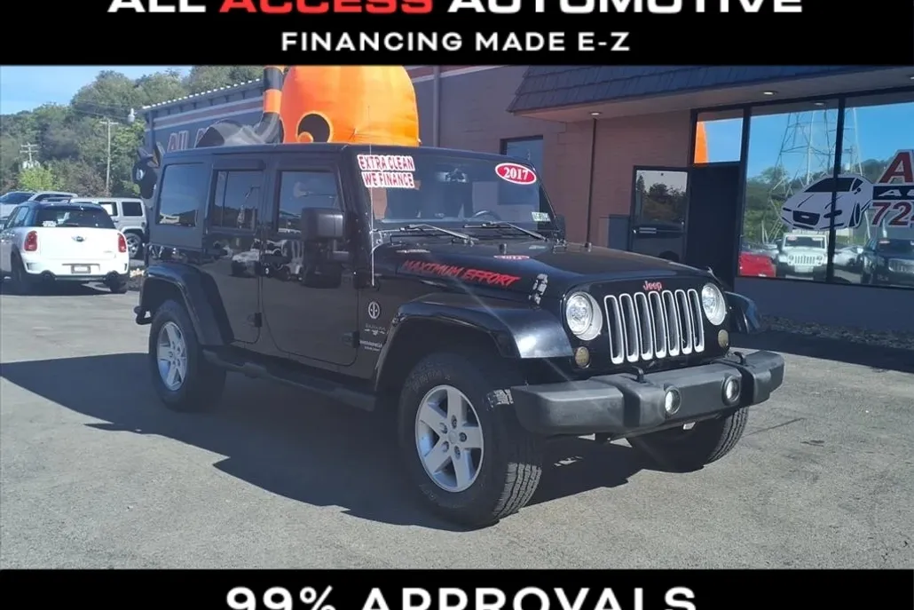 2017 Jeep Wrangler Unlimited Sahara photo 1