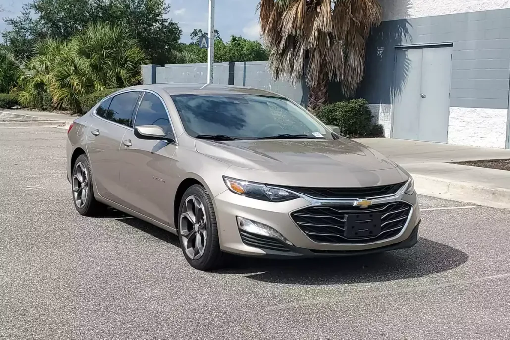 2023 Chevrolet Malibu 1LT photo 1