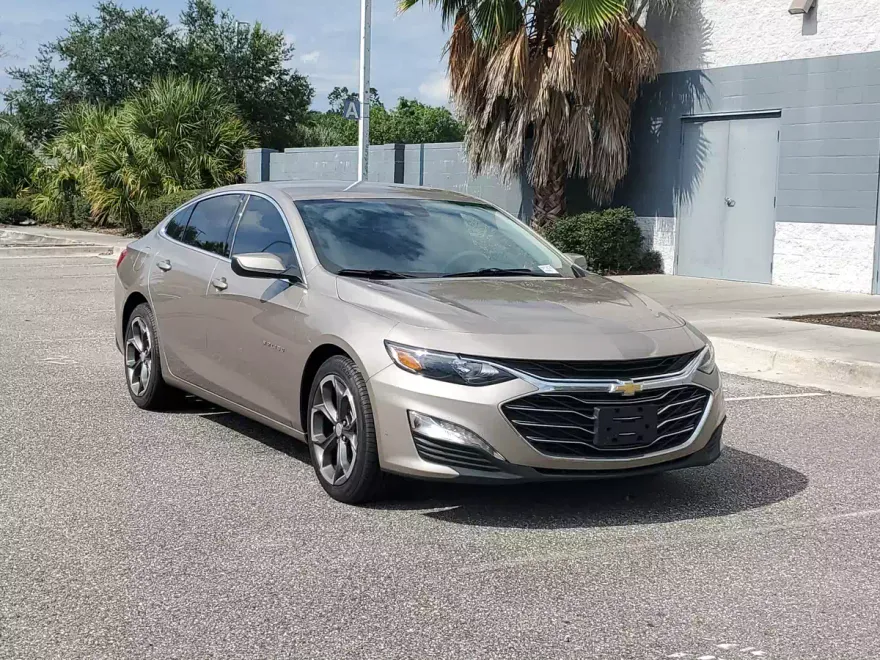 2023 Chevrolet Malibu 1LT photo 1