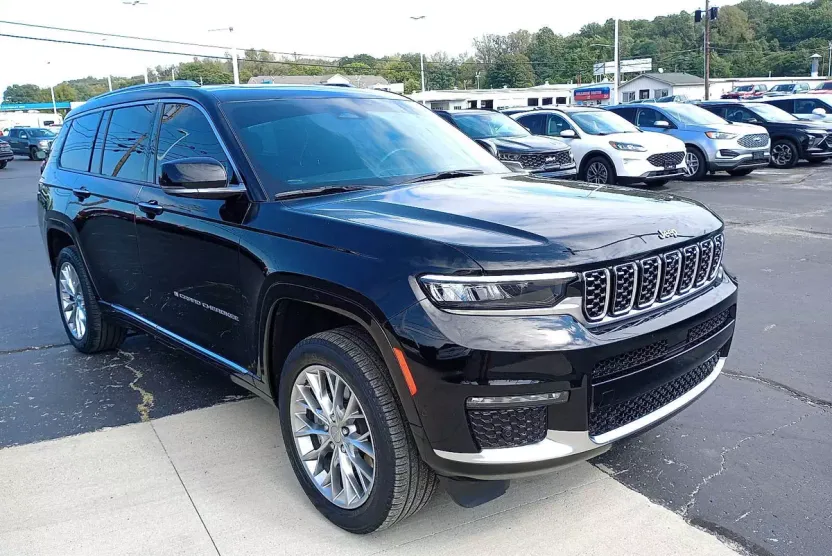 2023 Jeep Grand Cherokee L Summit photo 1