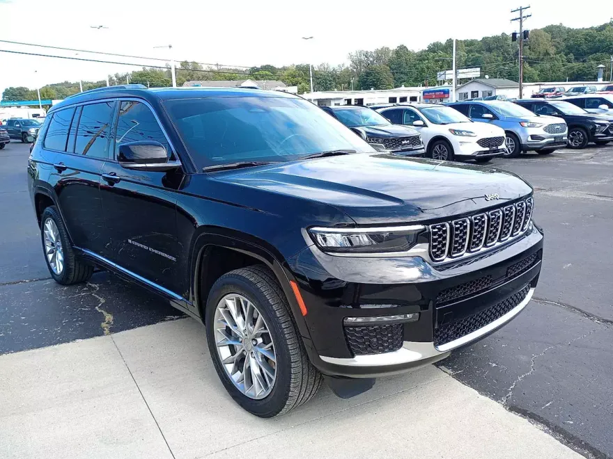 2023 Jeep Grand Cherokee L Summit photo 1