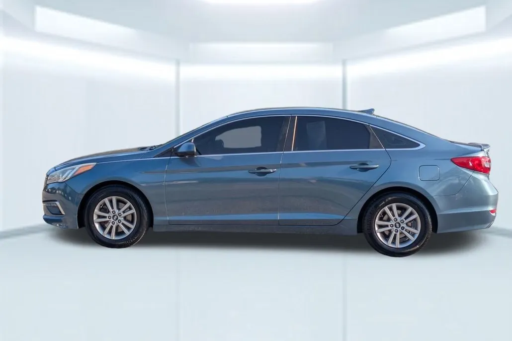 2015 Hyundai Sonata SE photo 1