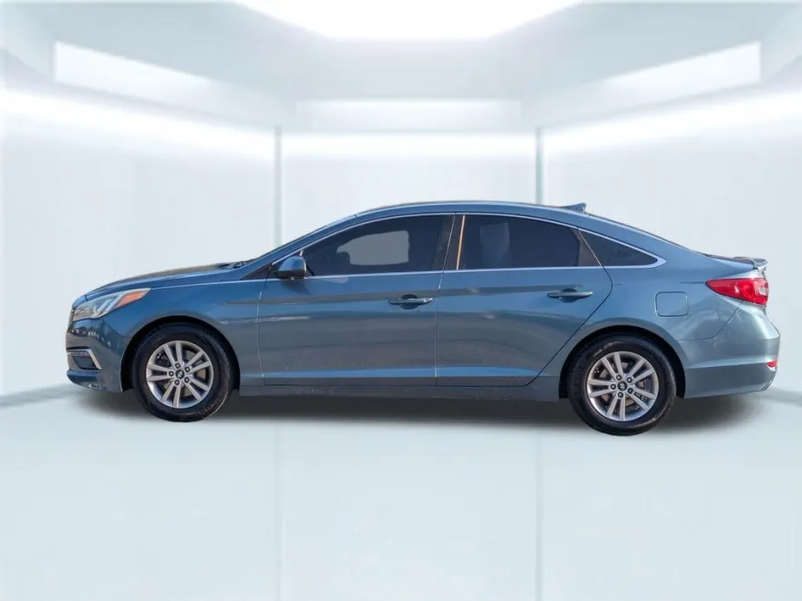 2015 Hyundai Sonata SE photo 1