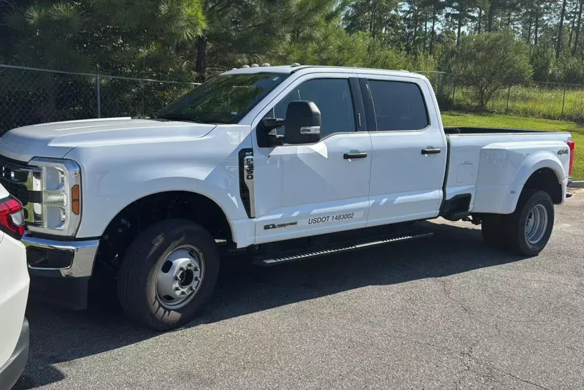 2024 Ford F-350 XLT photo 1