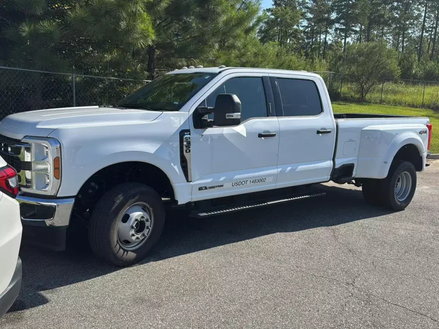 2024 Ford F-350 XLT photo 1
