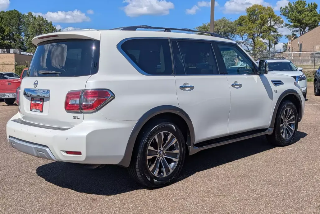 2017 Nissan Armada SL photo 1
