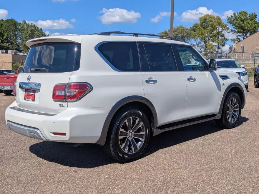 2017 Nissan Armada SL photo 1