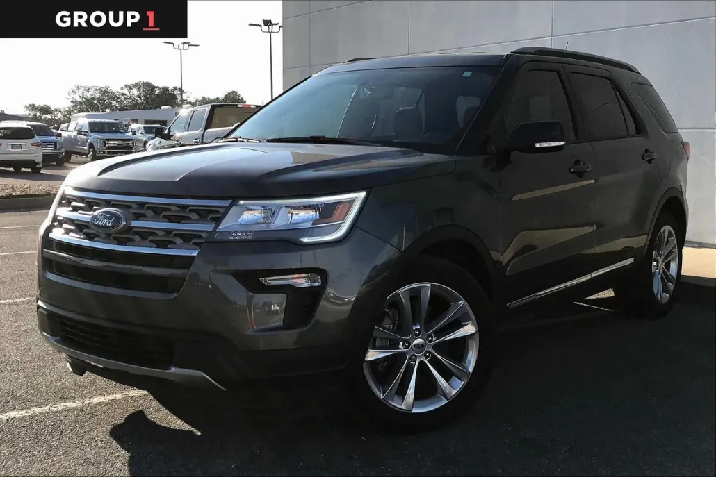 2018 Ford Explorer XLT photo 1