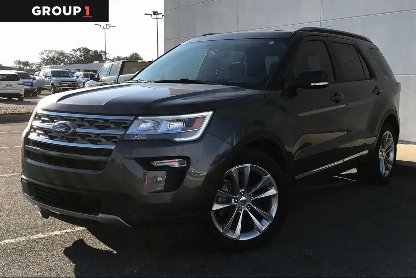 2018 Ford Explorer XLT photo 1