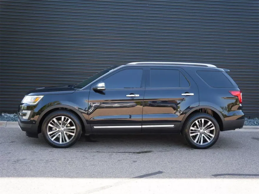 2016 Ford Explorer Platinum photo 1