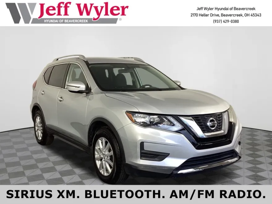 2018 Nissan Rogue SV photo 1