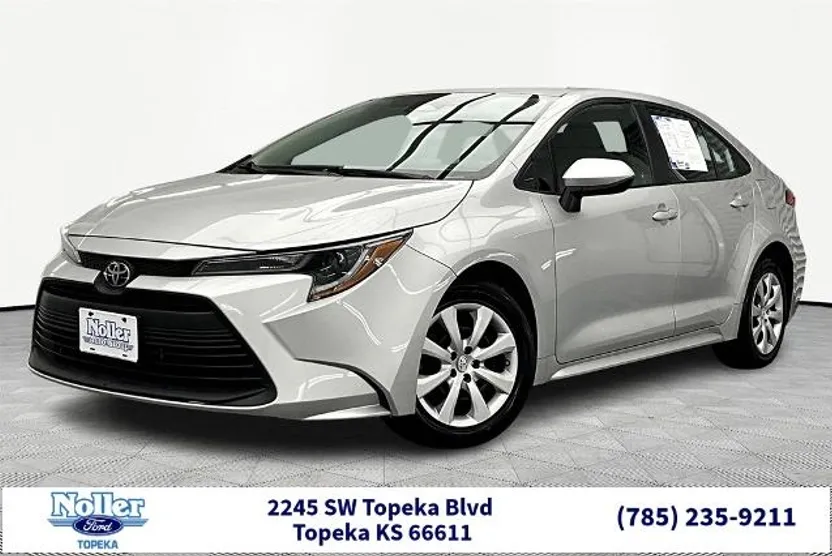 2023 Toyota Corolla LE photo 1