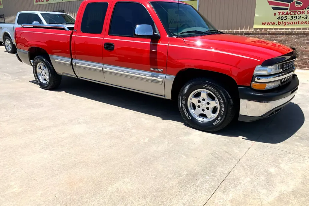 2000 Chevrolet Silverado 1500 LS photo 1
