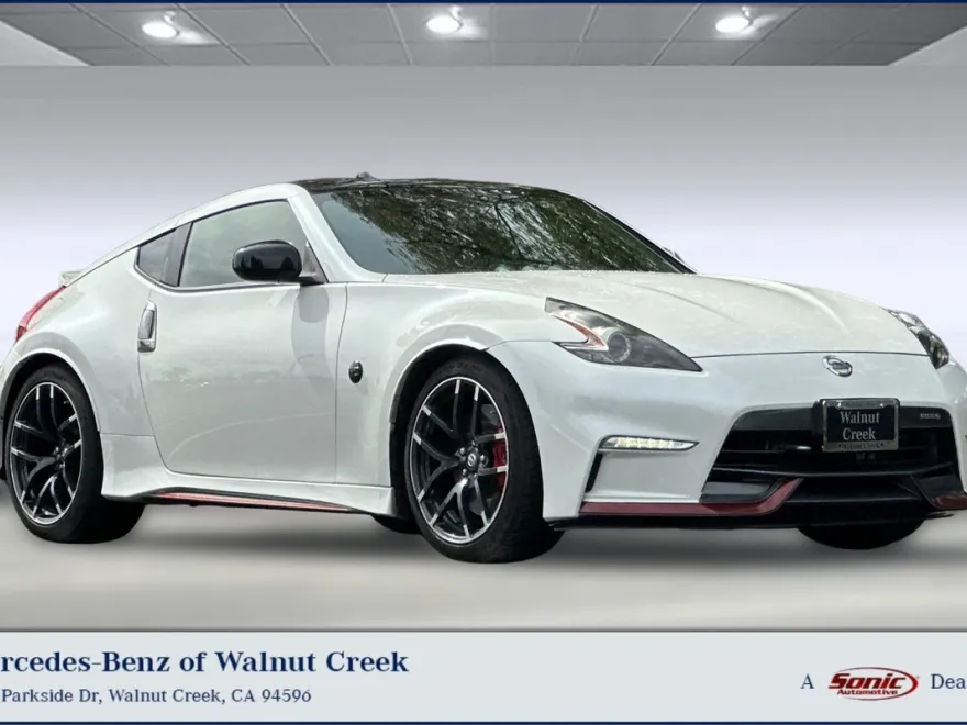 2019 Nissan 370Z Nismo photo 1