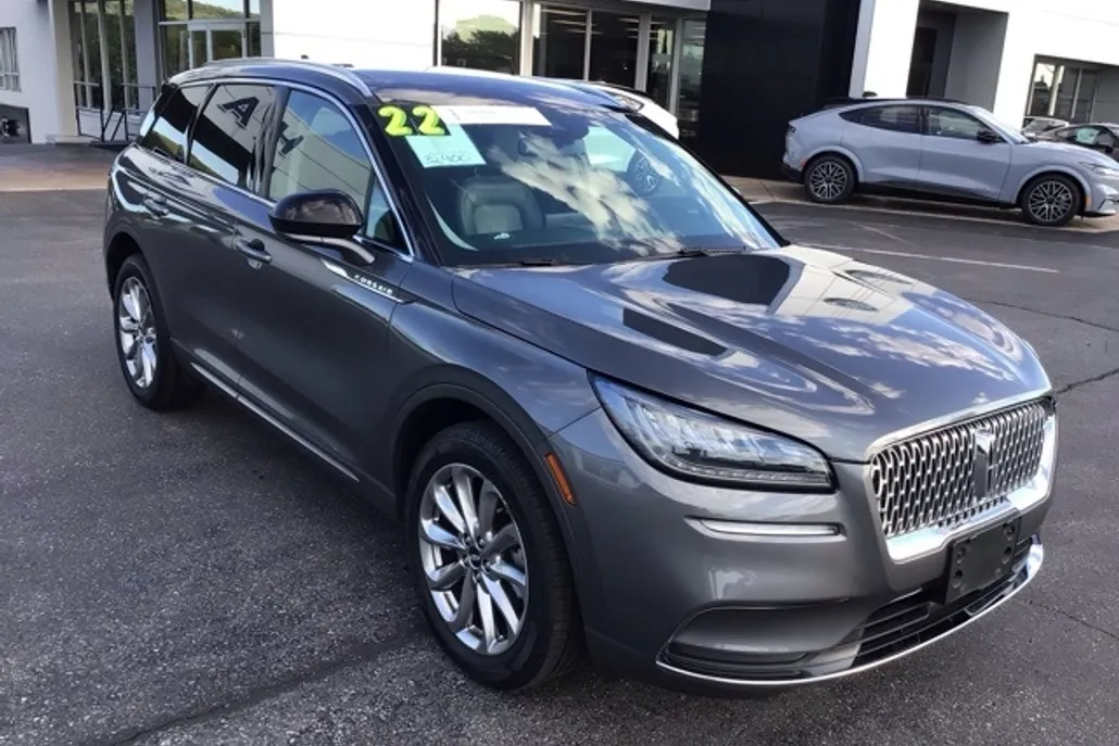 2022 Lincoln Corsair Standard photo 1