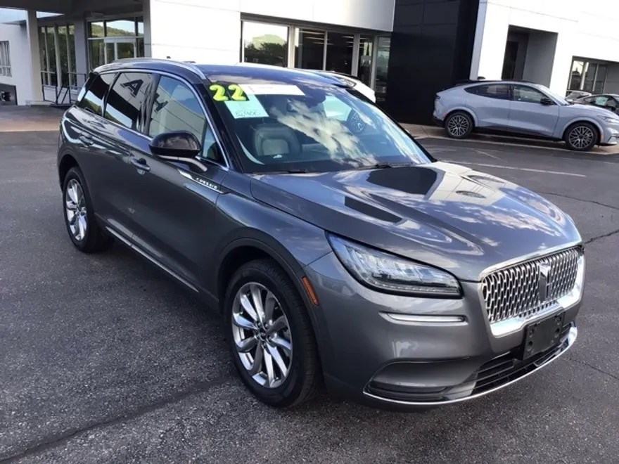 2022 Lincoln Corsair Standard photo 1