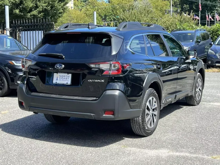 2024 Subaru Outback Premium photo 1
