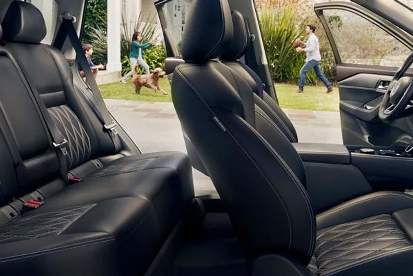 2022 Nissan Rogue SL photo 1