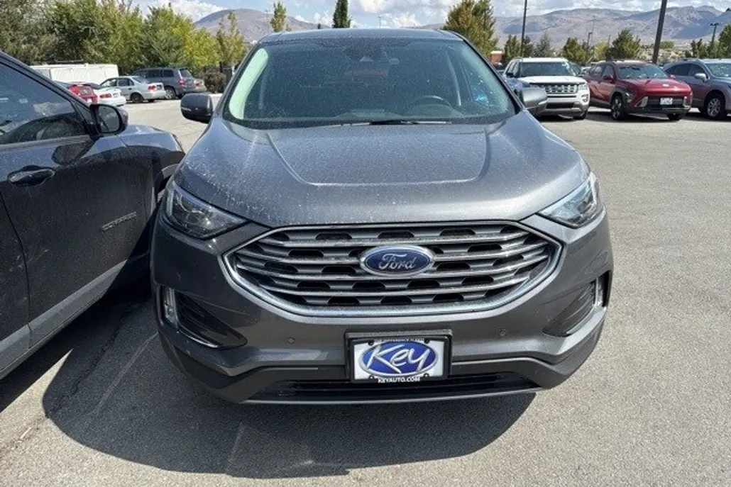 2023 Ford Edge Titanium photo 1