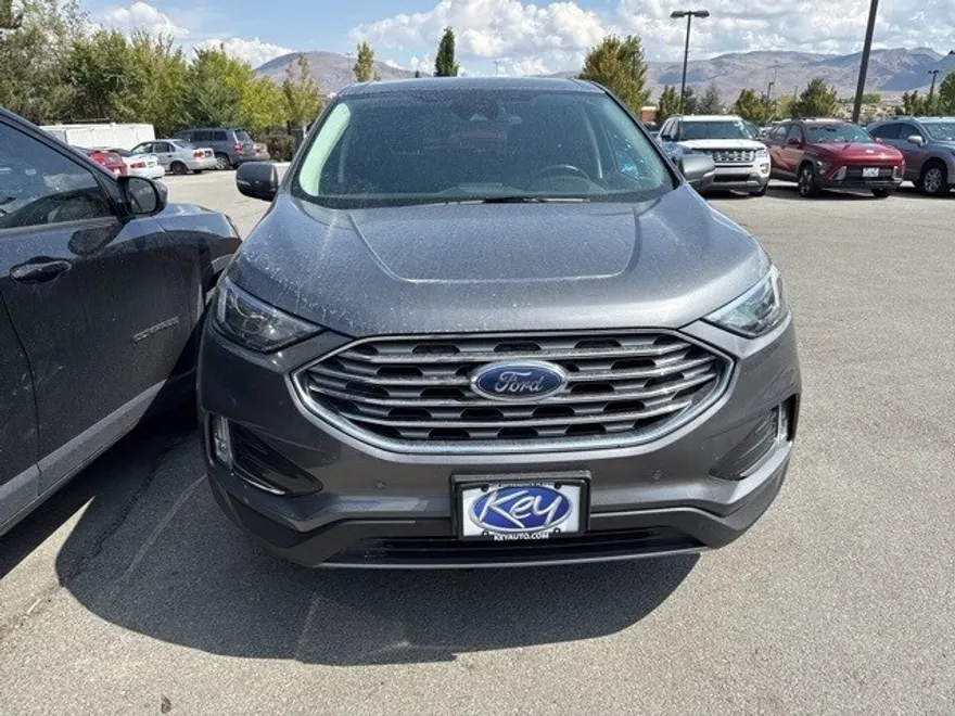2023 Ford Edge Titanium photo 1