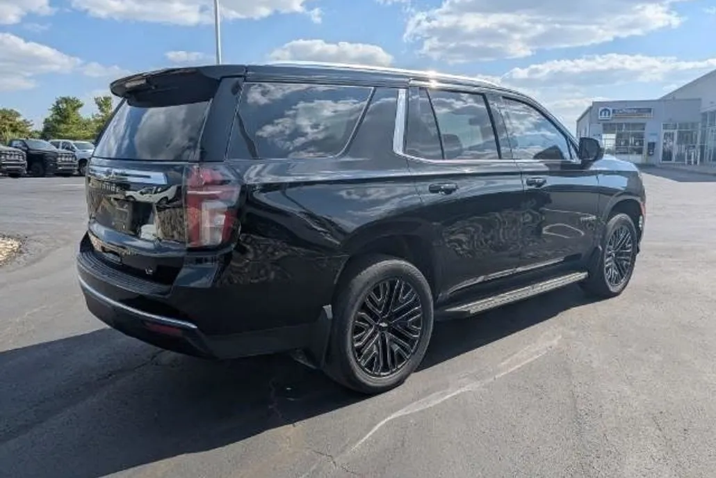 2021 Chevrolet Tahoe LT photo 1