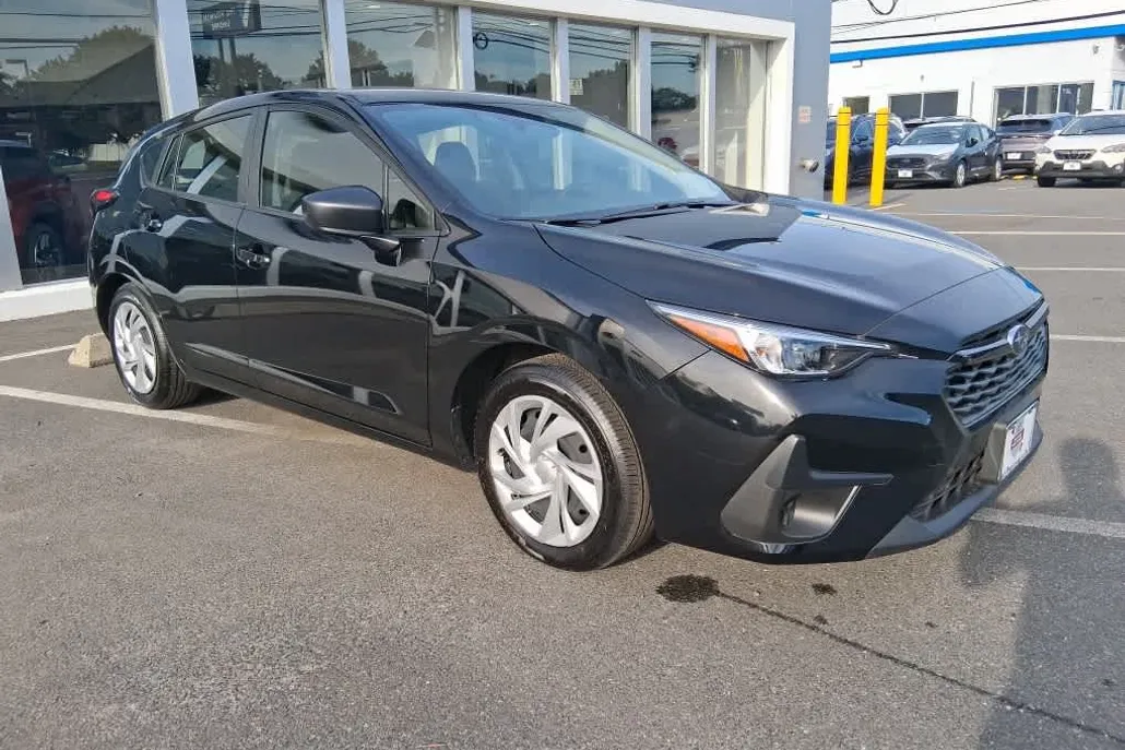 2024 Subaru Impreza Base photo 1