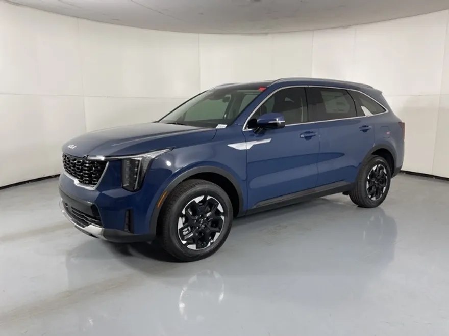 2025 Kia Sorento S photo 1